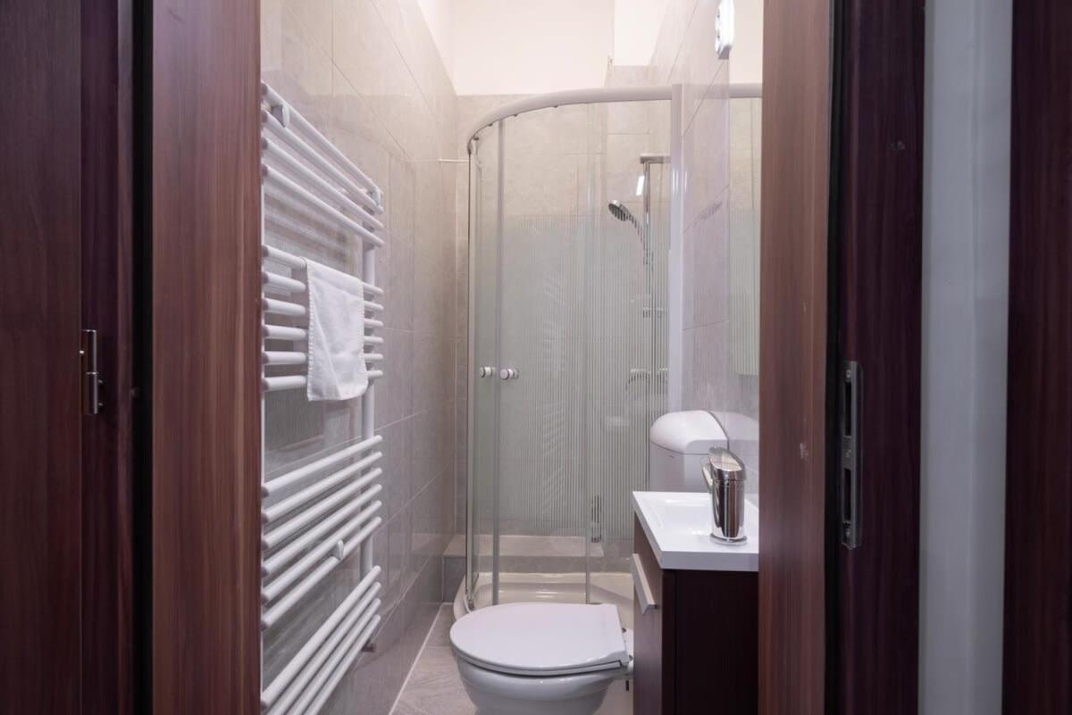 New Spacious Apartment At Superb Location Budapest Exterior photo